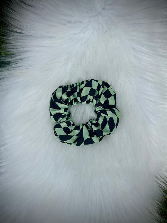 Green & Black Wavy Checkers