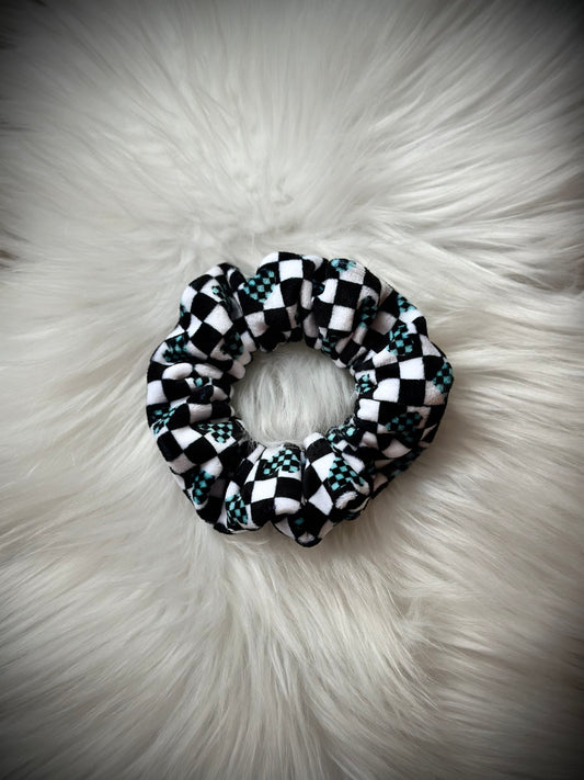 Checkered Hearts Velvet Scrunchy