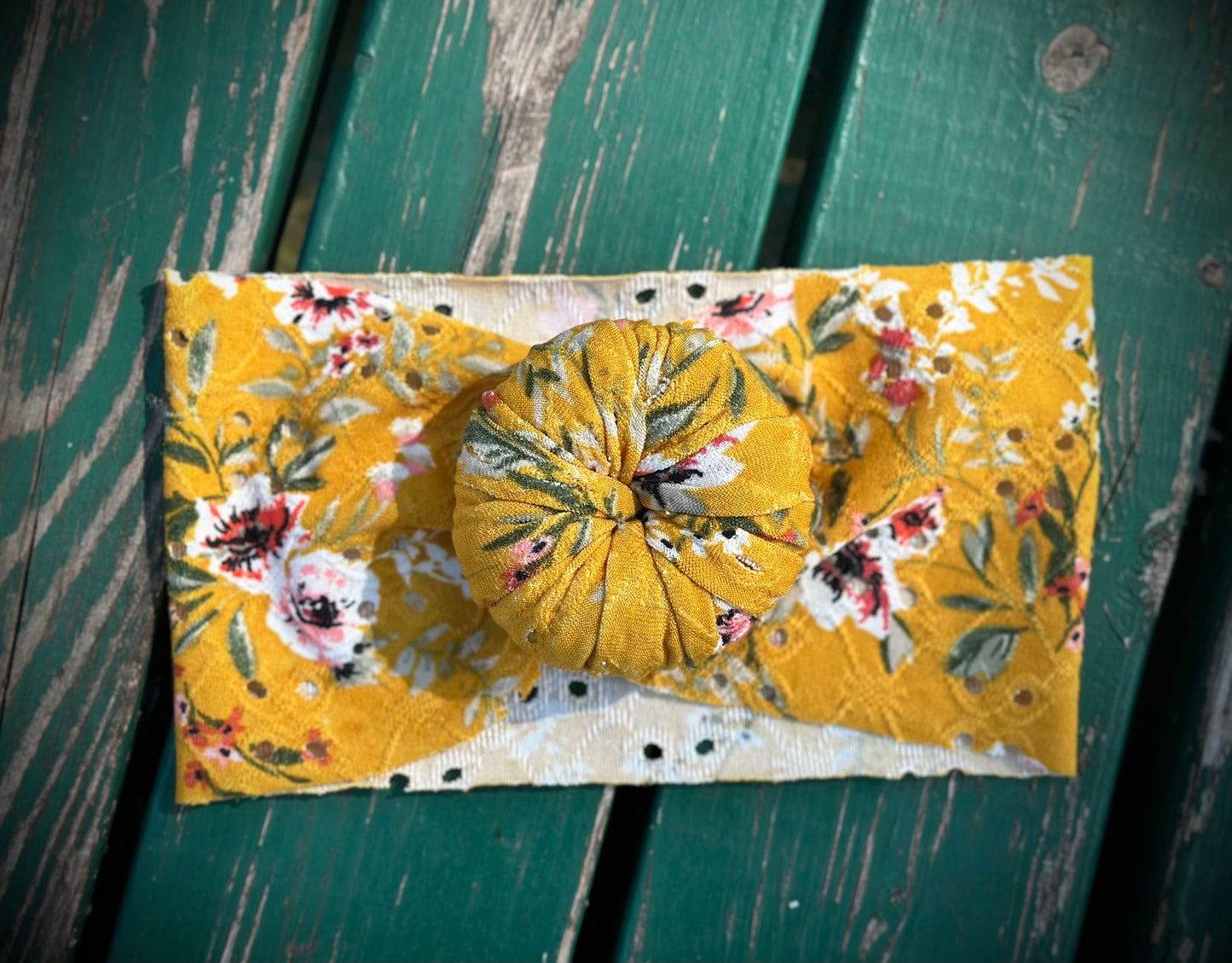 Eyelet: Marigold