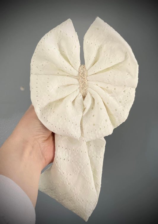 Eyelet: Ivory