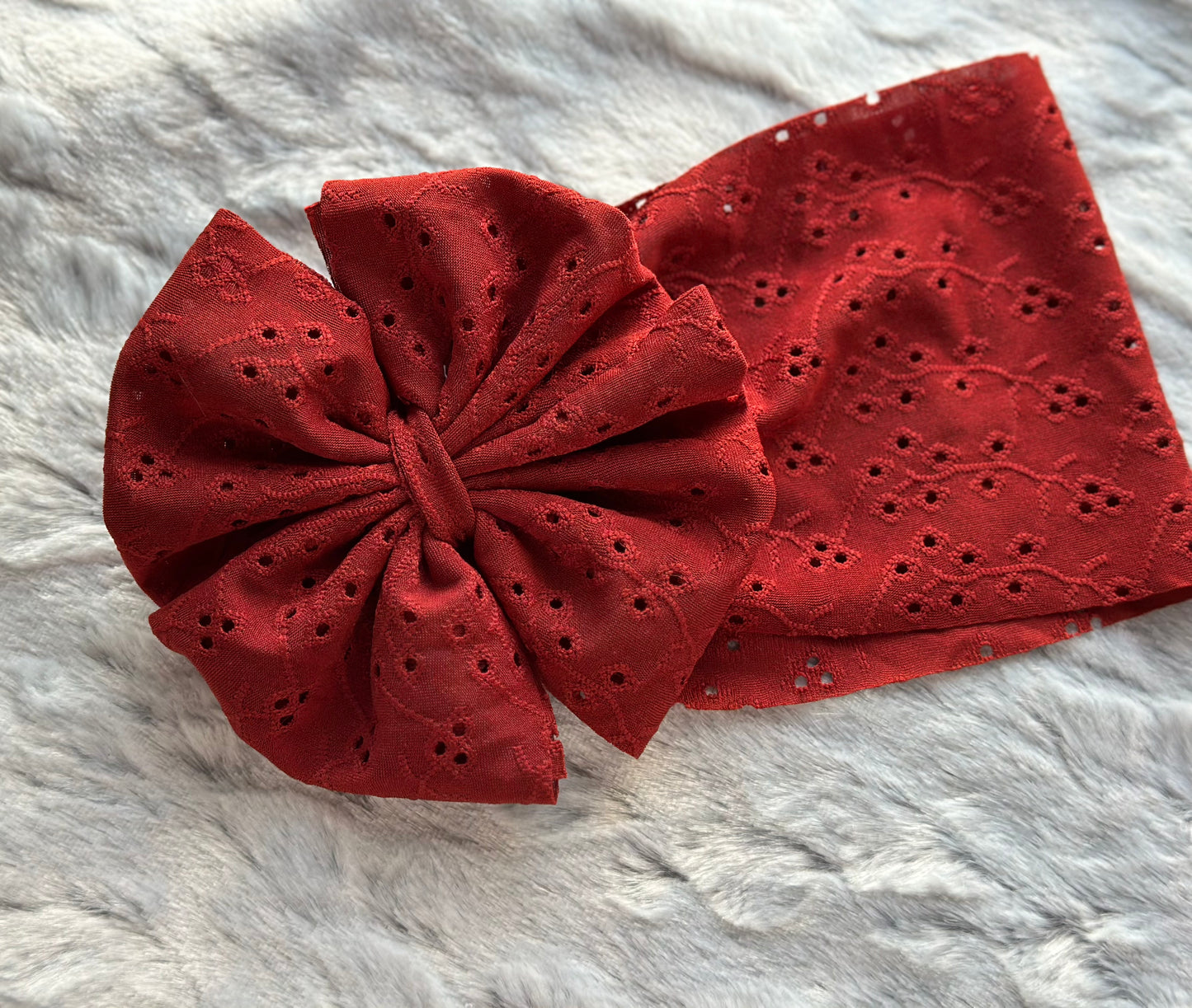 Eyelet: Saffron