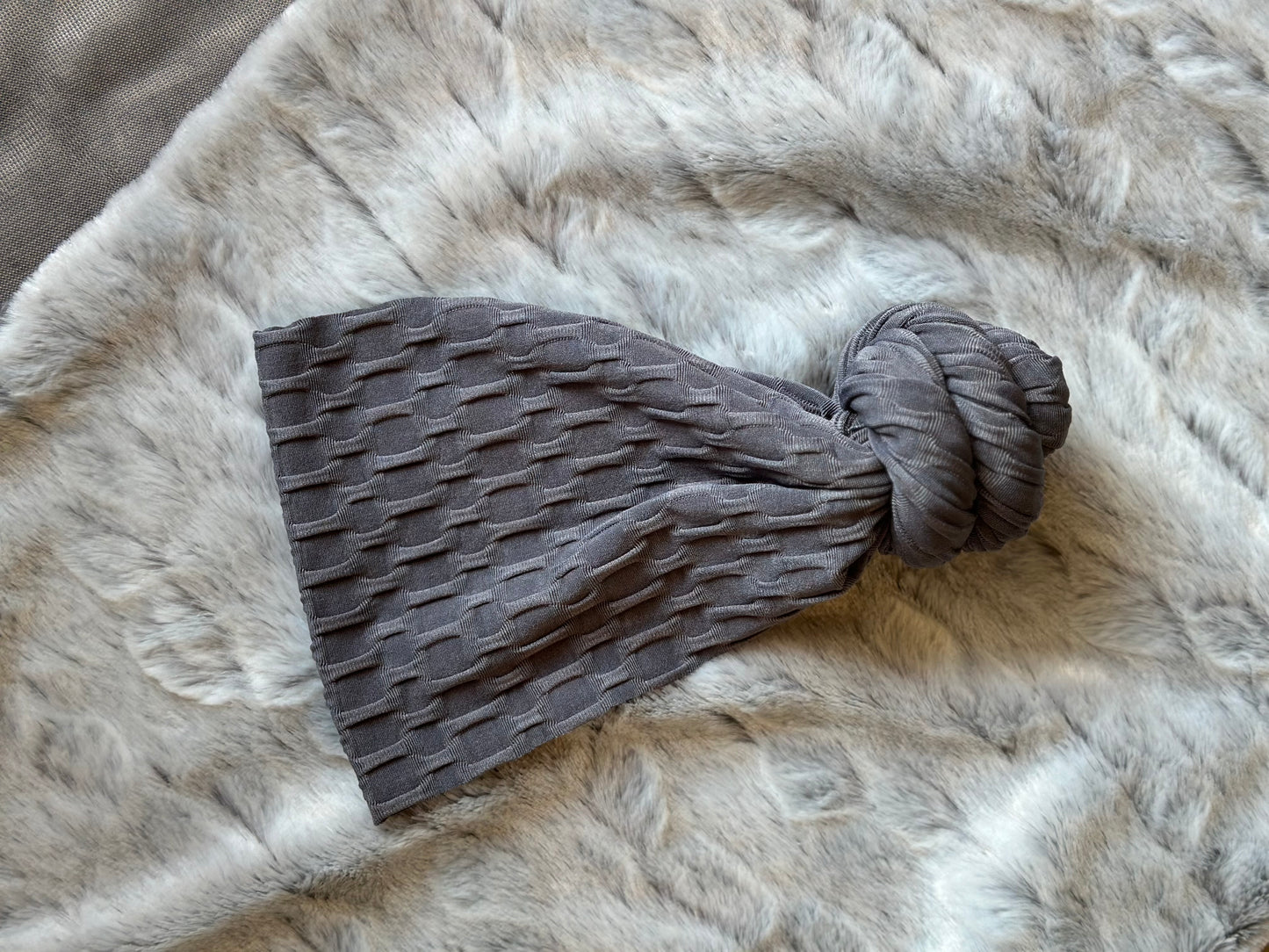 Gray Honeycomb Top knot